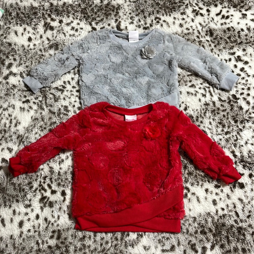 Two extra soft little girl’s sweater ❤️